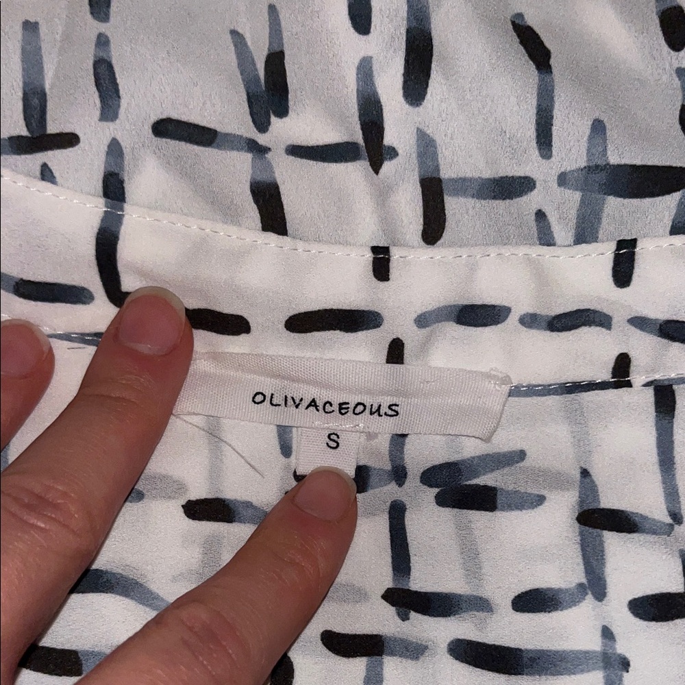 Olivaceous White and Black Geometric Blouse - Picture 2 of 2
